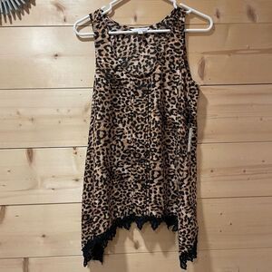 NWT Charming Charlie Animal Print Top Size Small